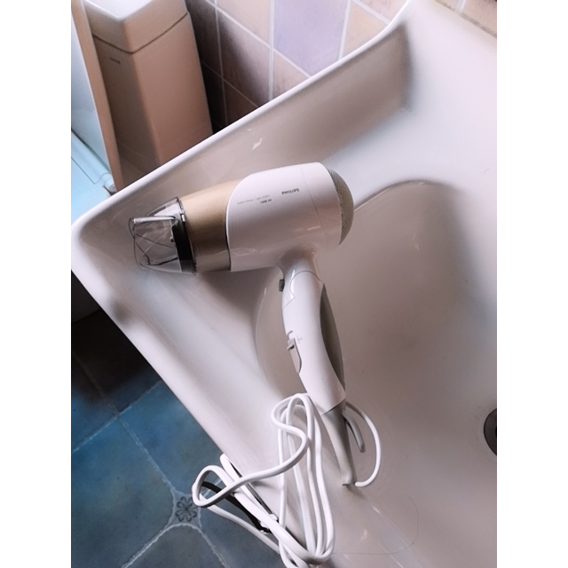 philips飞利浦电吹风机hp8203家用两倍负离子恒温护发1600瓦大功率