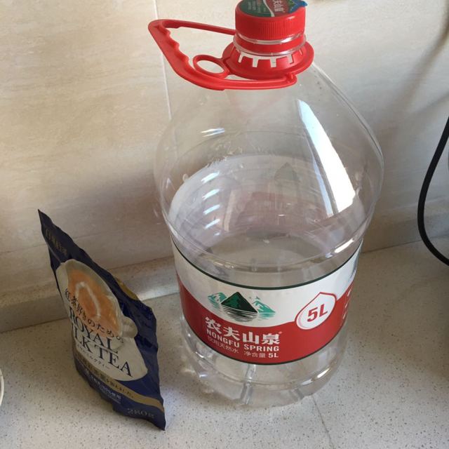 农夫山泉天然饮用水5l4整箱装