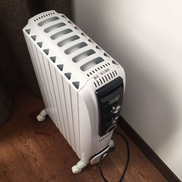 德龙delonghitrd40820t家用电热油汀取暖器电暖器定时节能万向轮8片