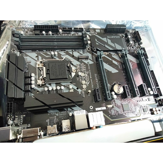 技嘉z370 hd3 电脑吃鸡游戏主板 intel平台 lga 1151 支持酷睿8代 9代