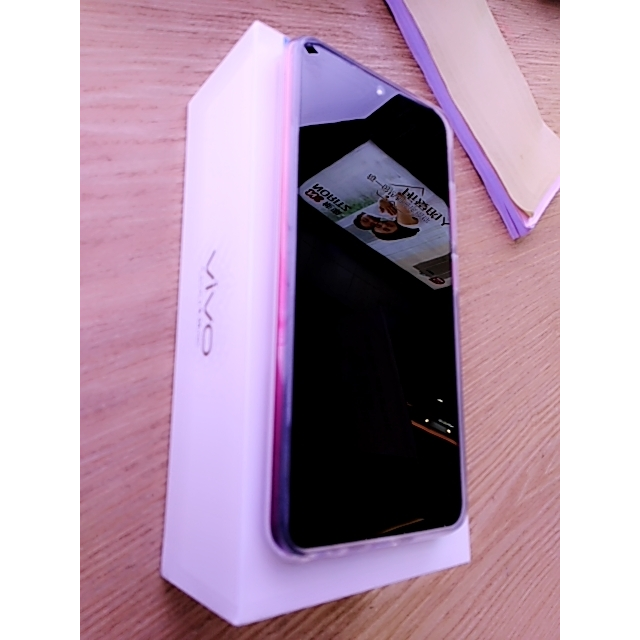 > vivo y93 全网通版 紫霞红 4 64g商品评价 > 很漂亮的手机,喜庆的.