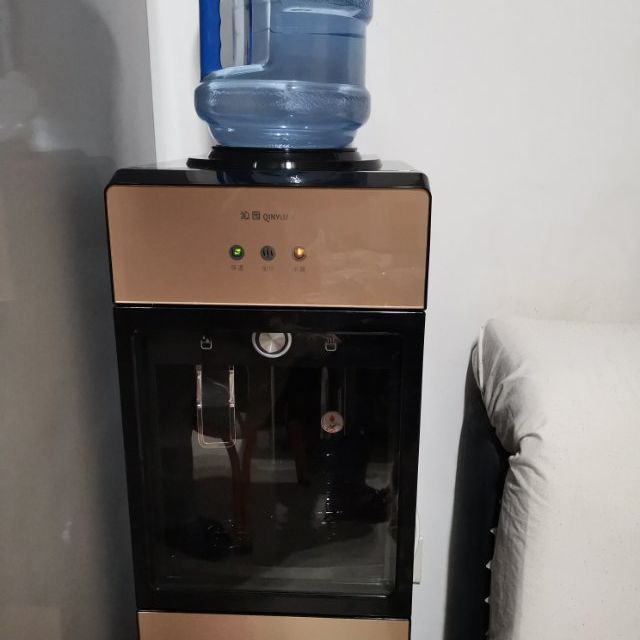 > 沁园(qinyuan)立式柜式双门家用温热型饮水机yl9725w商品评价 >
