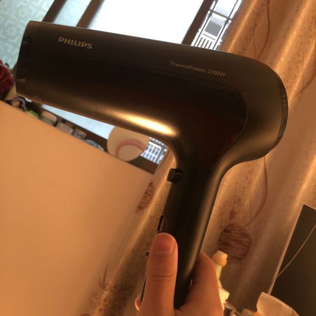 飞利浦(philips) 吹风机 hp8230 家用电吹风 大功率冷热风 恒温护发六
