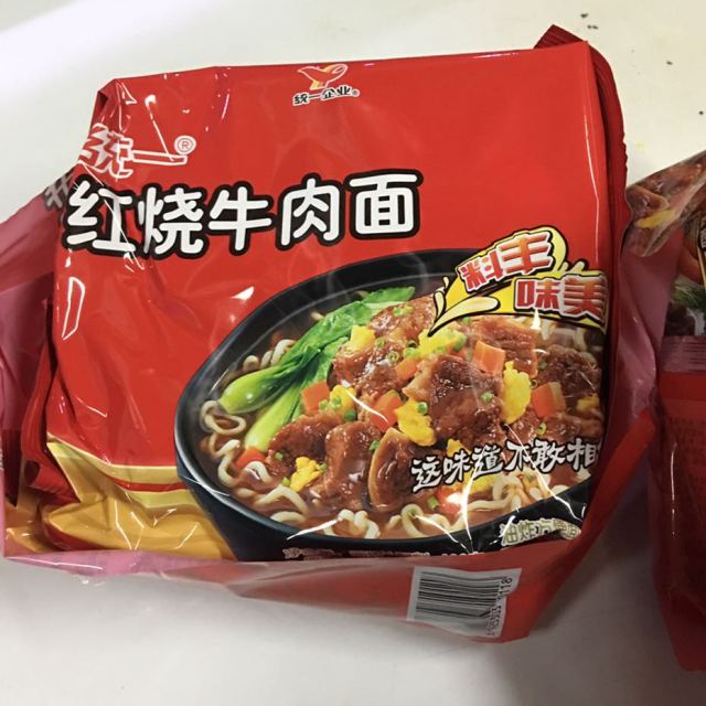 红烧牛肉方便面照片图片