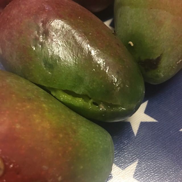 > 悠乐果 海南贵妃芒果5斤 中果单果约100g以上