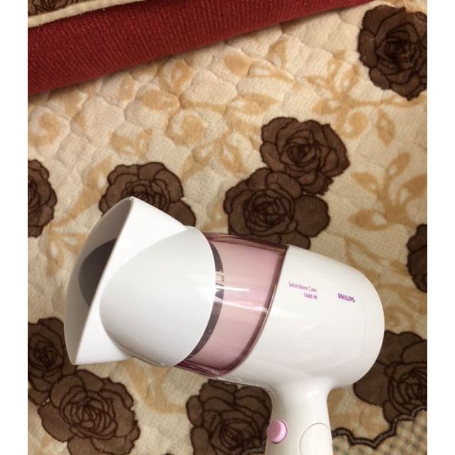 飞利浦(philips) 电吹风hp8200 专业造型专业护理 1600 瓦轻柔吹干 6