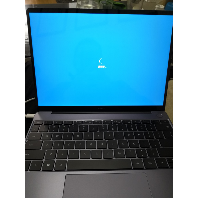 华为huawei matebook 13 13英寸全面屏轻薄本笔记本电脑( i5-8265u 8g