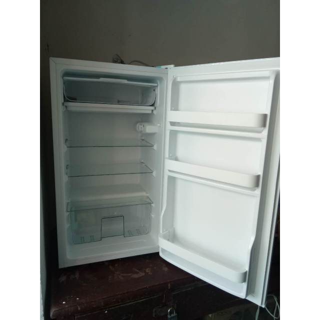 美的(midea)bc-93m 单门冰箱 93升迷你小冰箱直冷 家用冷藏保鲜节能