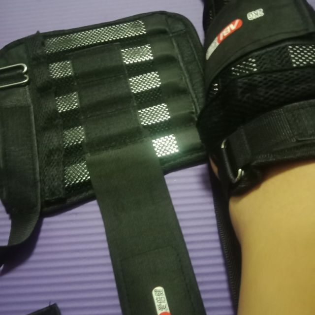 > 爱倍健负重设备沙袋绑腿绑手跑步训练装备男女通用可调铅块钢板10kg