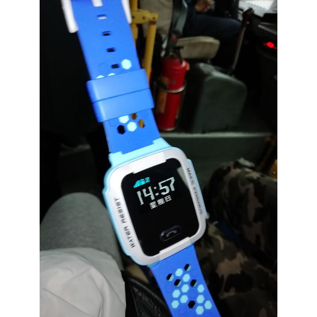 小天才电话手表y01a 浅蓝儿童智能手表安全防护学生定位手机儿童电话