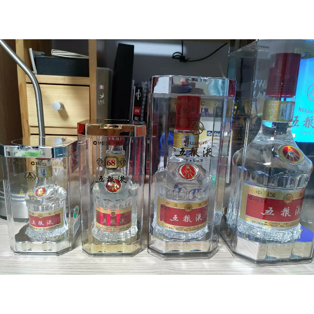 > 五粮液 52度 250ml (无礼品袋)商品评价 > 凑拖拉机品种,一代经.