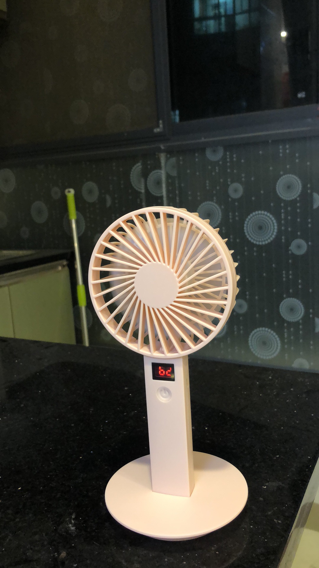 帝屋小咪风扇迷你手持桌面户外带显示屏静音小电风扇usb充电便携小型