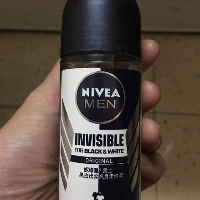 妮維雅nivea男士黑白出眾爽身走珠液50ml