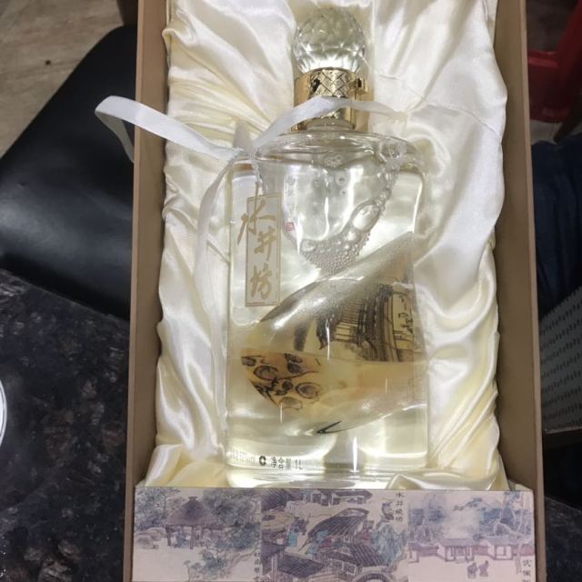 > 水井坊酒 画卷装 52度 1000ml 浓香型白酒商品评价 > 高端大气还