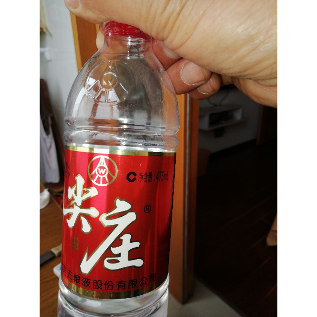 尖庄塑料瓶白酒图片