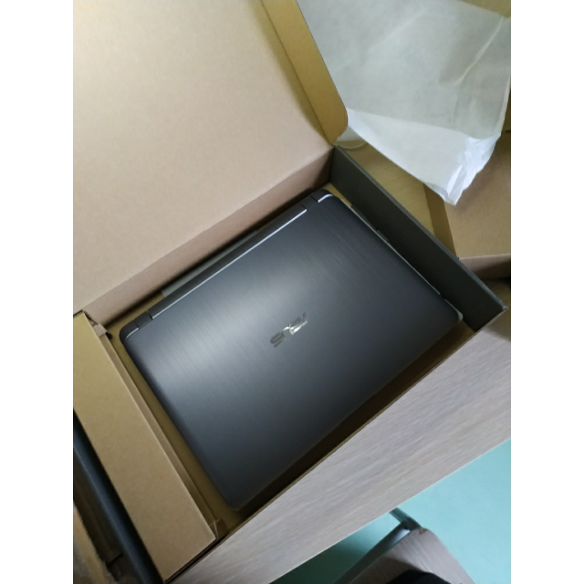 华硕(asus)顽石6代 y4200jb(英特尔酷睿i5-1035g1四核 4g内存 256g