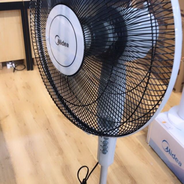 > 美的落地扇电风扇fsa40ye商品评价 > 美的电风扇,操作简单.