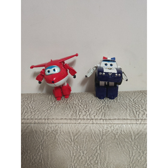 奥迪双钻auldey超级飞侠男孩女孩儿童玩具变形机器人贝警员730233