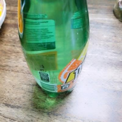 【产自法国】巴黎水（Perrier）天然气泡矿泉水（橘子味）塑料瓶装 500ml*24瓶/箱 进口饮用水晒单图