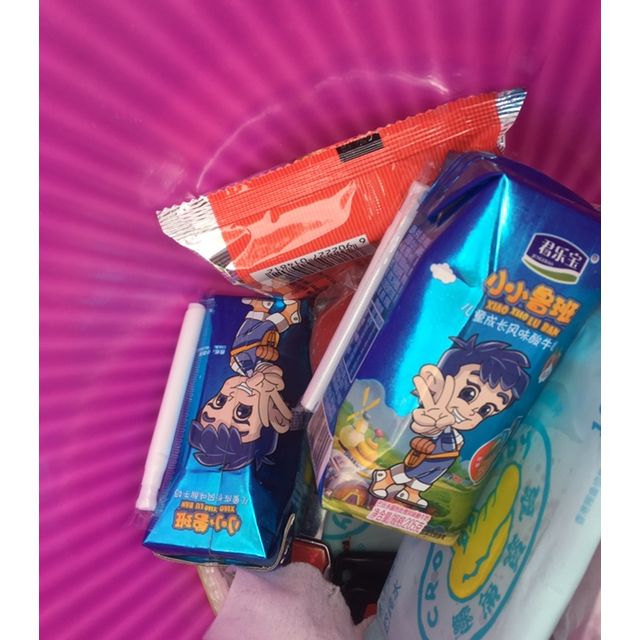 小小鲁班 儿童成长风味酸牛奶(草莓味) 205g*12盒 礼盒装 果味酸奶