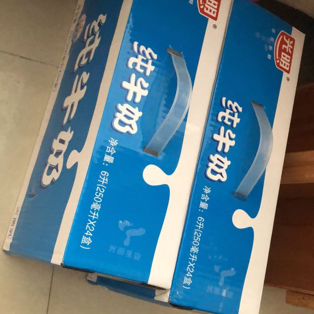 光明(bright)纯牛奶 小白奶 全脂奶 250ml*24盒装纯牛奶昨天晚上买的