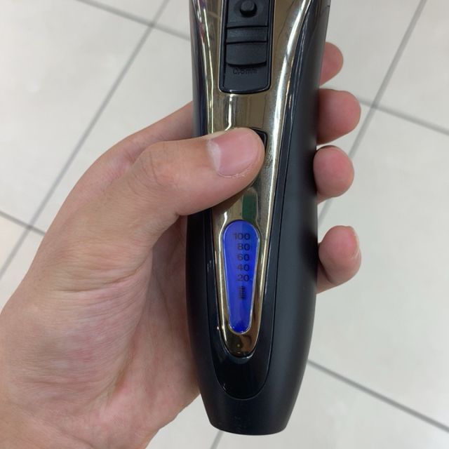 飞科理发器fc5901液晶显示电量