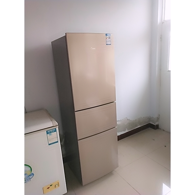 美的mideabcd213tme阳光米213升分类保鲜节能静音三门三温式直冷冰箱