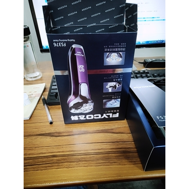 飞科(flyco)电动剃须刀fs376 三刀头全身水洗usb一小时速充充插两用