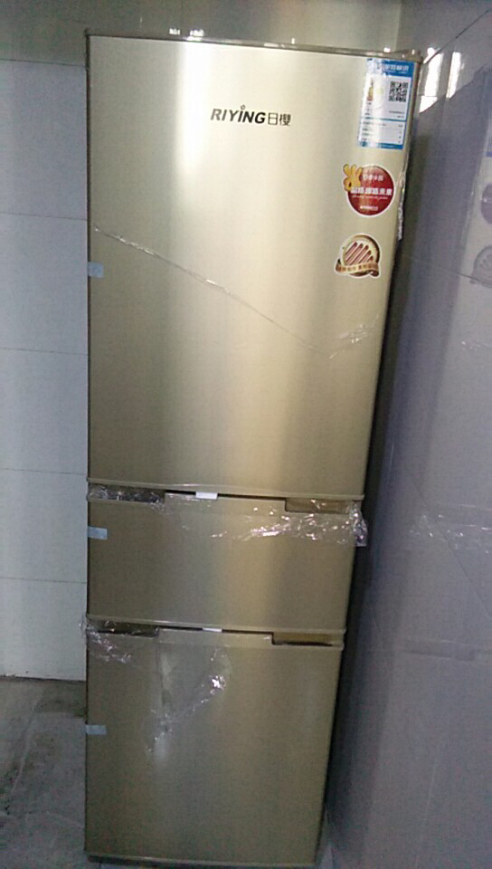 日樱(riying)bcd-178 178升三门冰箱 小型家用 租房宿舍 冷藏冷冻 电