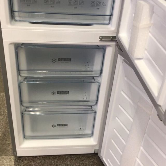 美的(midea)bcd-213tm(e)阳光米 213升 分类保鲜 节能静音 三门三温式