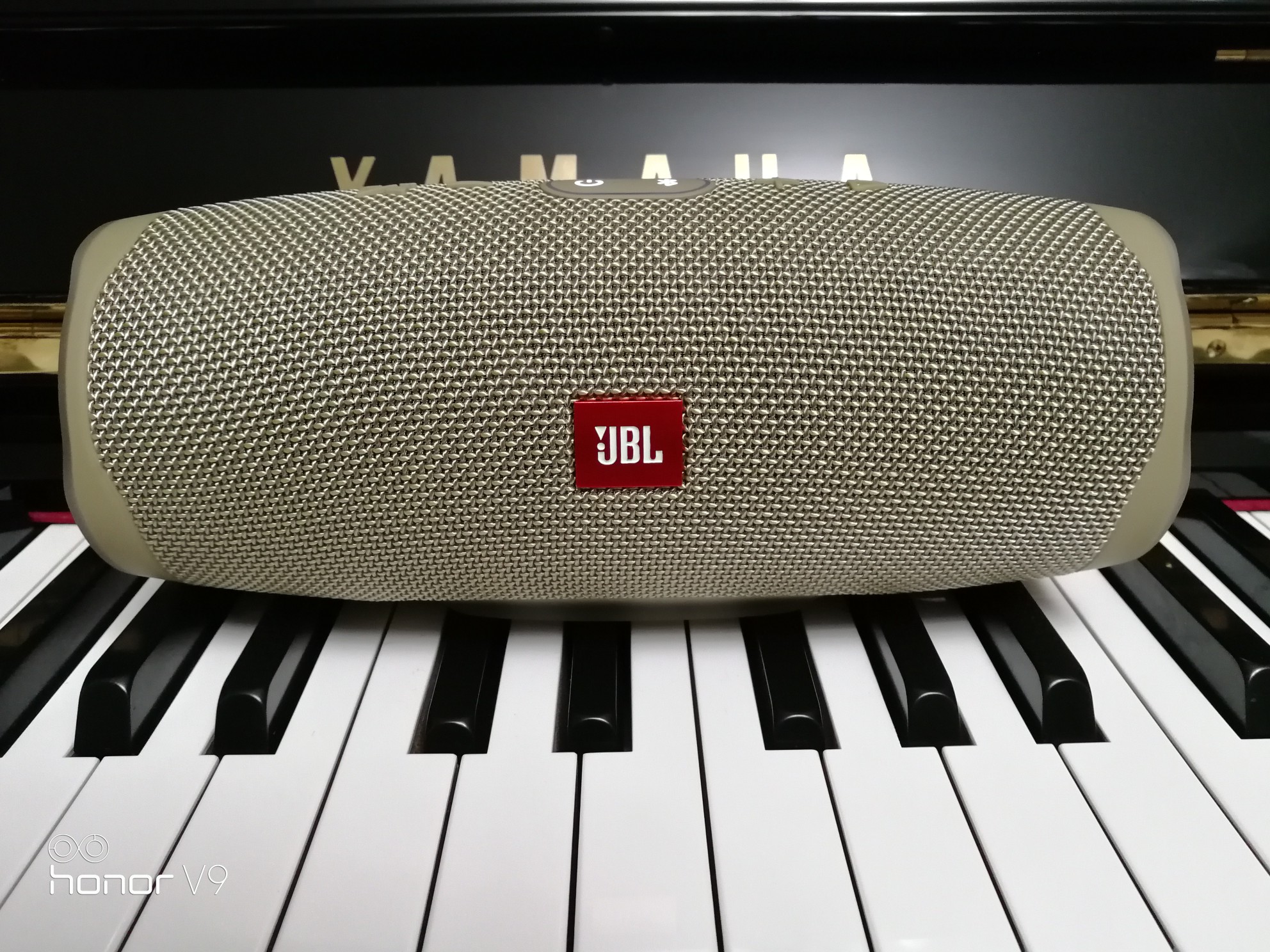 jbl charge4 无线蓝牙音箱 音乐冲击波4代 低音炮 防水设计 支持多台
