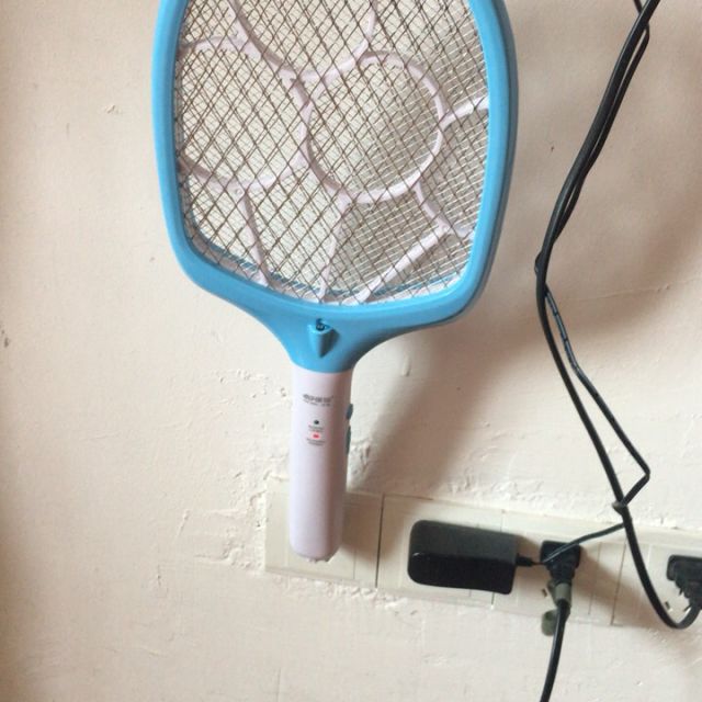 > 康铭 电蚊拍充电式大号网面led灯多功能电灭蚊器蚊子拍电苍蝇拍商品