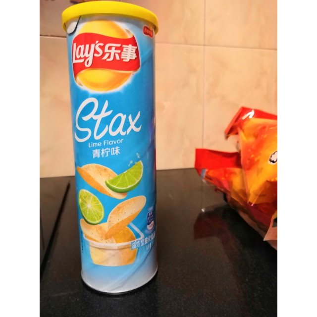 乐事lays无限薯片青柠味104g罐装休闲零食