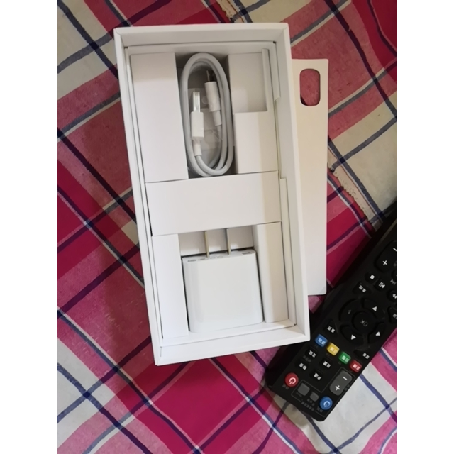 小米(mi) 小米play 流光渐变ai双摄 后置1200万4gb 64gb 暮光金 小