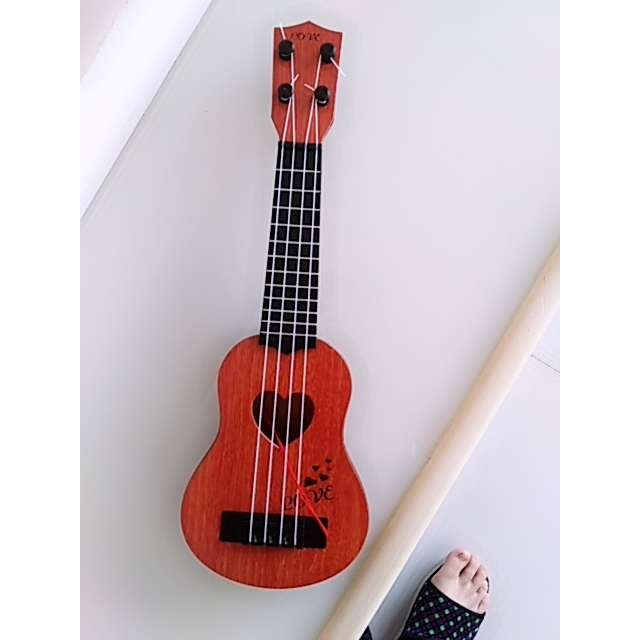 哈比天才儿童玩具尤克里里颜色随机可弹奏仿真乐器男孩玩具女孩初学