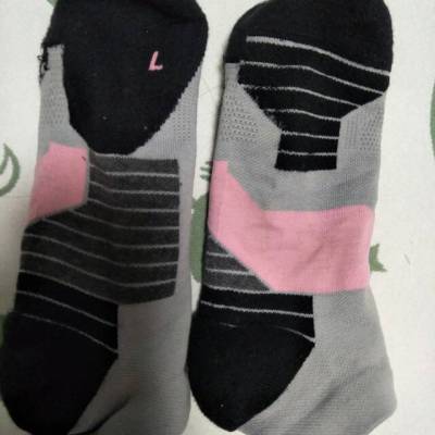 苏宁极物 2双装同色 女士减震护脚跑步运动袜子 黑灰晒单图