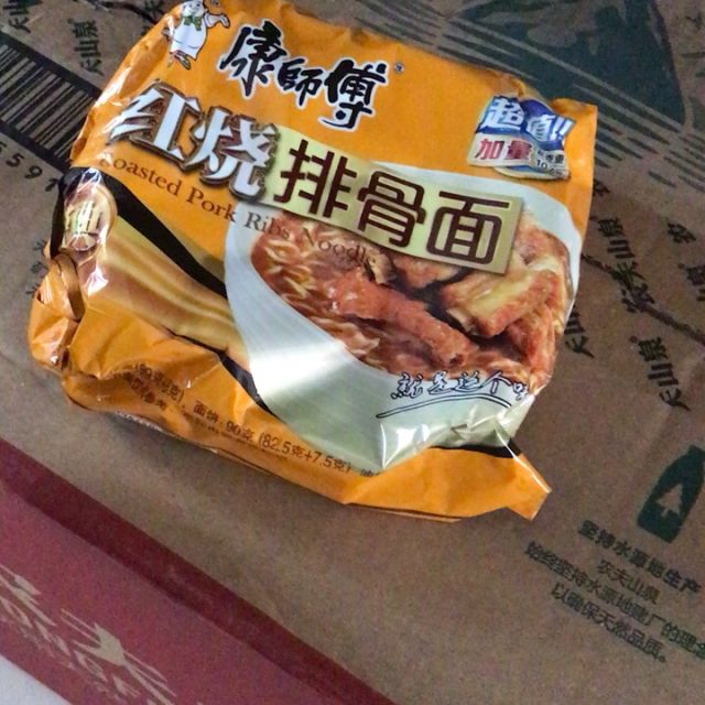 康师傅经典系列红烧排骨面五连包居家旅行通宵熬夜宅男必备方便面方便