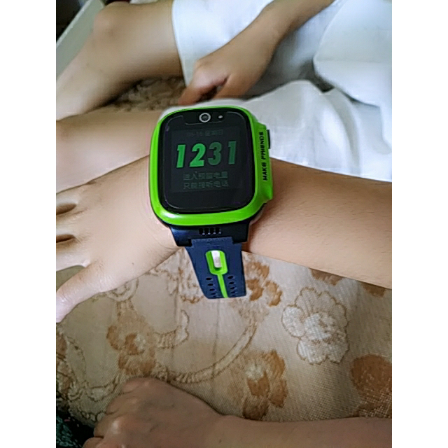 小天才电话手表z1s苹果绿 高清视频通话 游泳防水 gps定位 智能手表