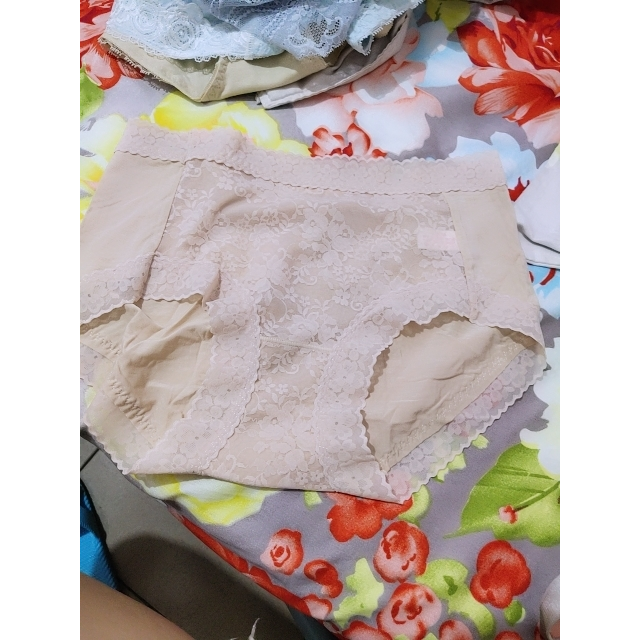 > 千奈美单条装性感蕾丝高腰提臀内裤商品评价 > 还可以,这件挺好看的