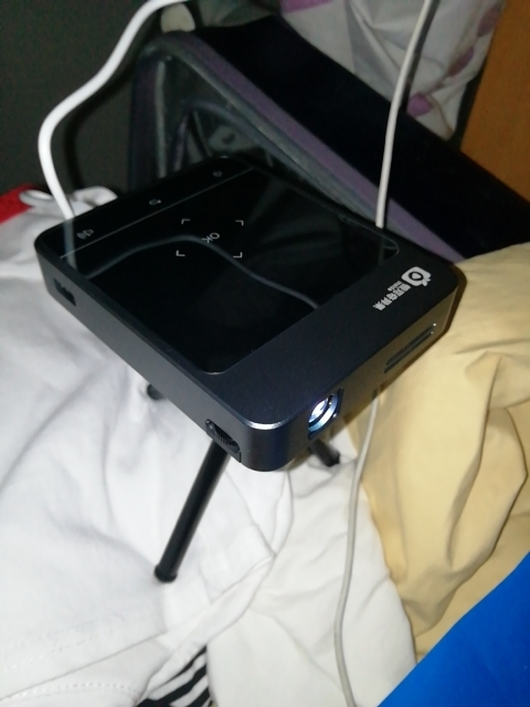 普达尔(podoor)新款q3银语音投影仪4k家用高清1080p微型便携式投影机