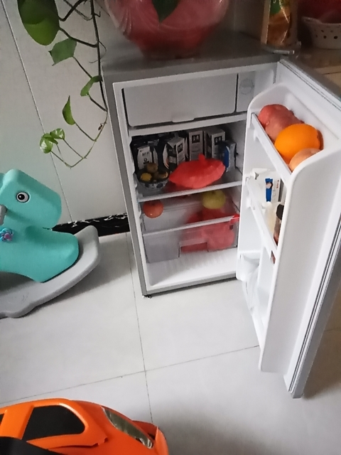 92升单门小冰箱 节能静音 家用租房宿舍酒店 迷你冰箱 直冷 小型电