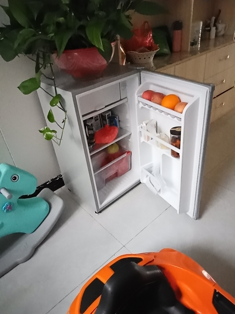 92升单门小冰箱 节能静音 家用租房宿舍酒店 迷你冰箱 直冷 小型电