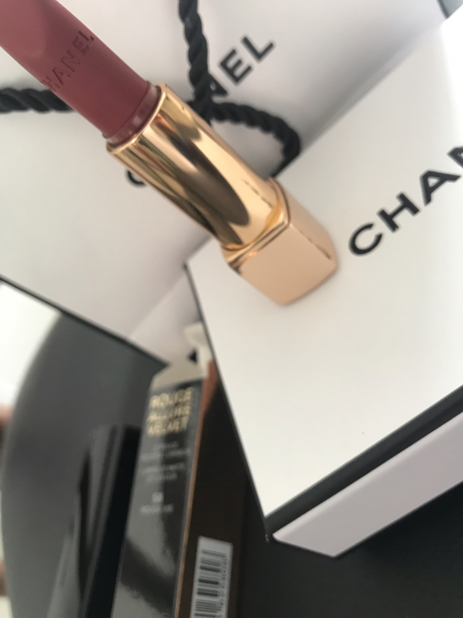 【送专柜礼盒礼袋】香奈儿(chanel)炫亮魅力丝绒系列唇膏女士口红保湿