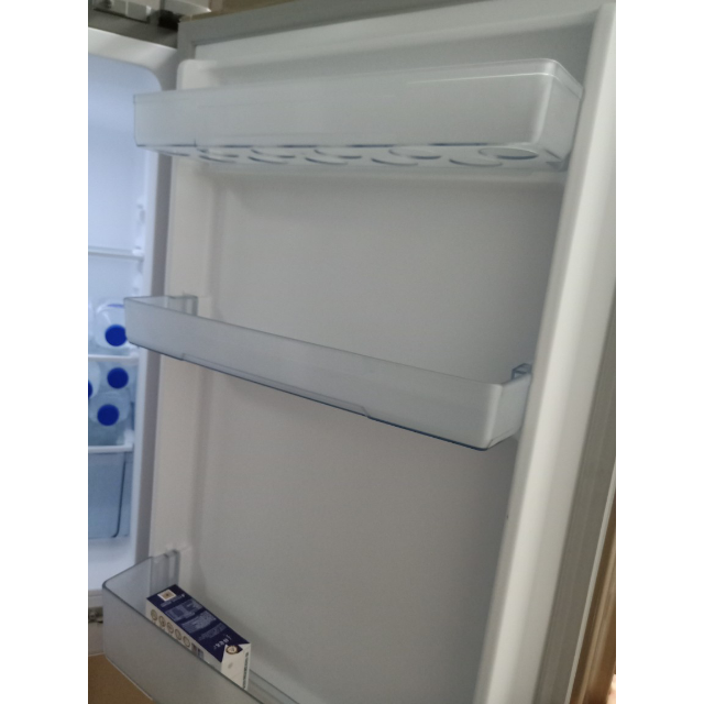 美的(midea)bcd-213tm(e) 三门冰箱 213升直冷 家用大容量电冰箱冷藏