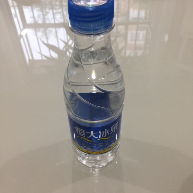 恒大冰泉飲用礦泉水350ml24瓶整箱裝飲用水