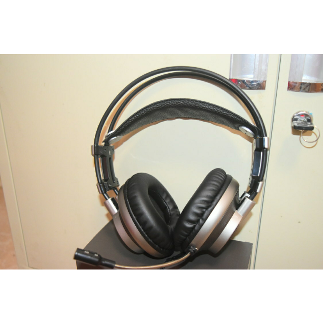 西伯利亚k9游戏耳机电脑头戴式71声道带麦克风带话筒吃鸡绝地求生电竞