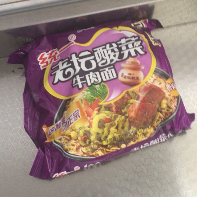 统一gs老坛酸菜牛肉面方便面121g5袋