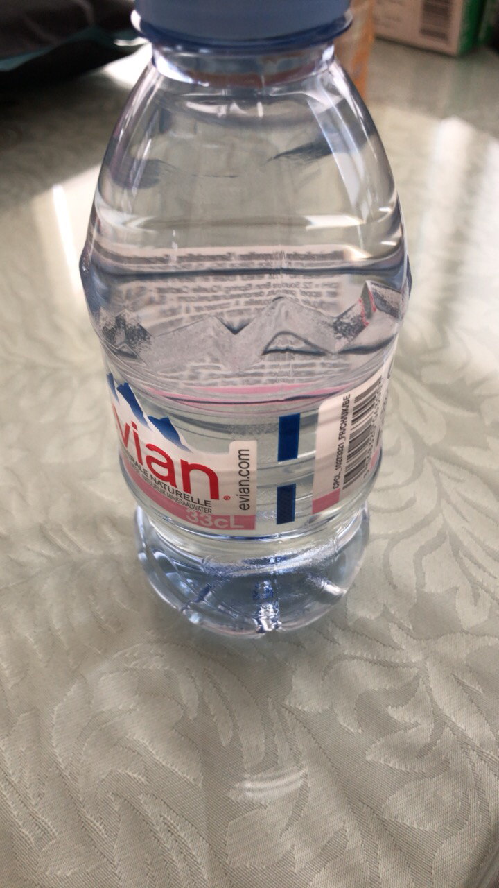 evian依云