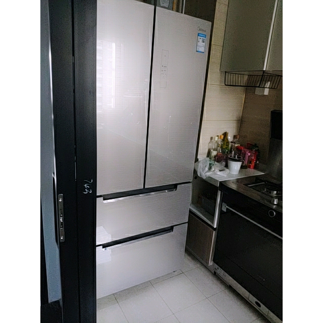 大家电标签: 冰箱不错节能省电 心得:刚买的稍微有点味,大容量  2019