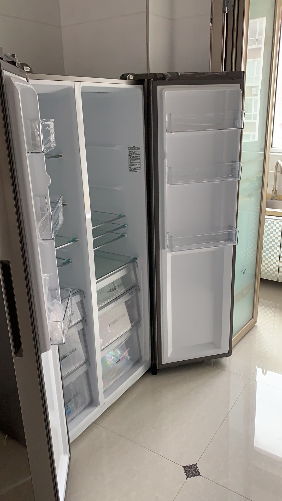 冰箱的正确使用方法 | 这些食物同放一层，会加速腐败变质哟！_冷冻室